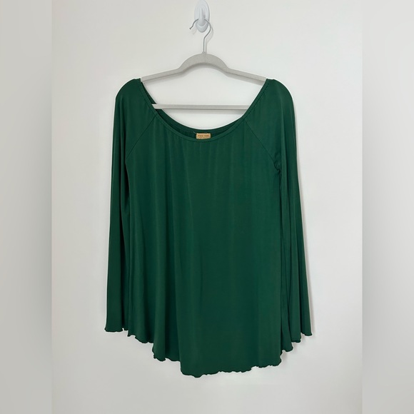Green Piko Top - Picture 1 of 3